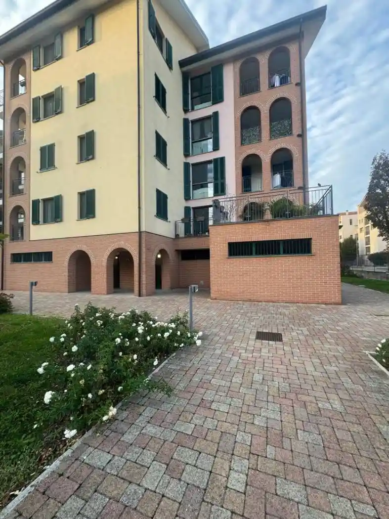 Appartamento in vendita a Lacchiarella