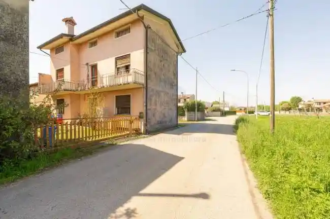 Villa in vendita a Paese