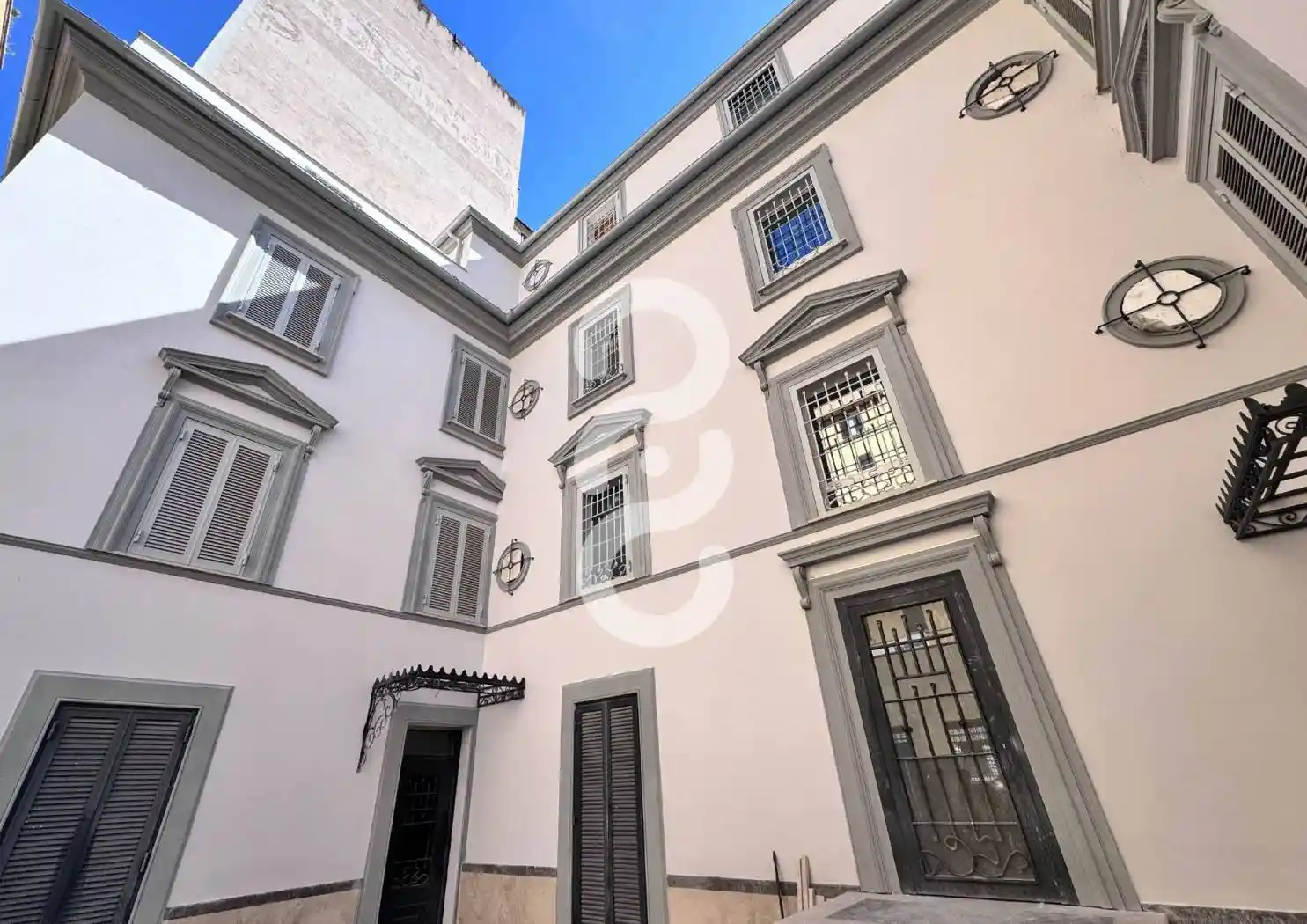 Palazzo - Edificio in vendita a Roma