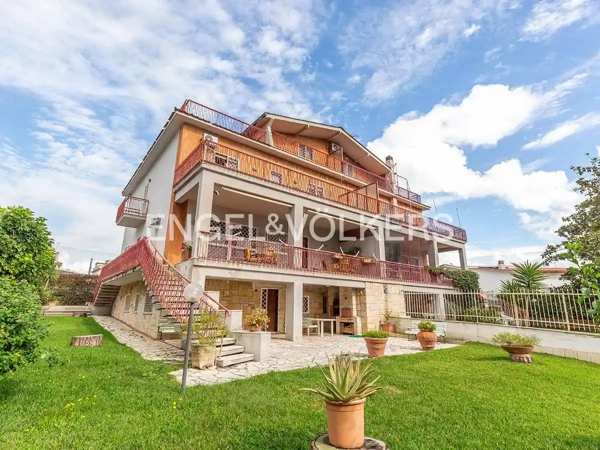 Villa in vendita a Anzio