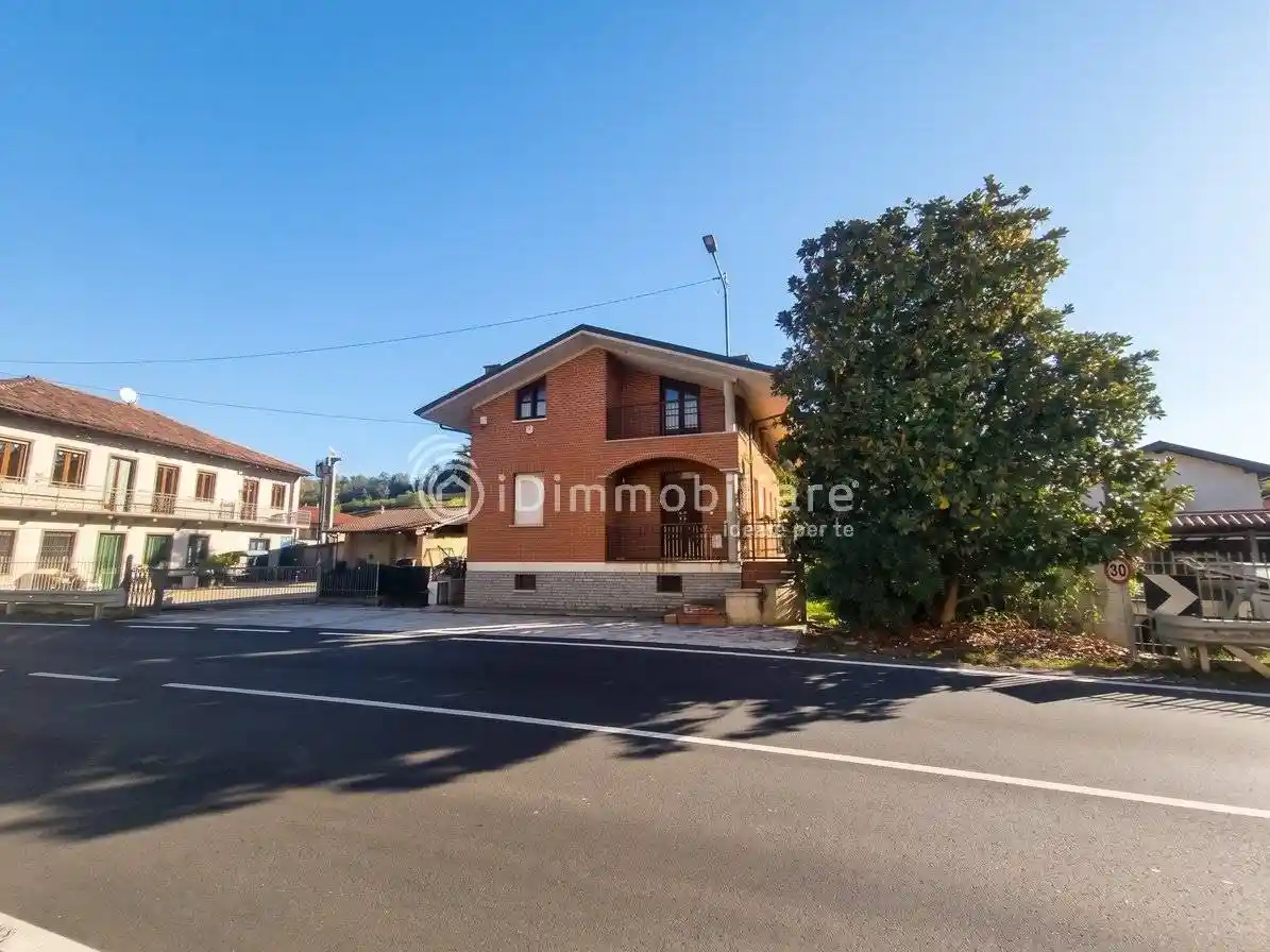 Villa in vendita a Vezza d'Alba