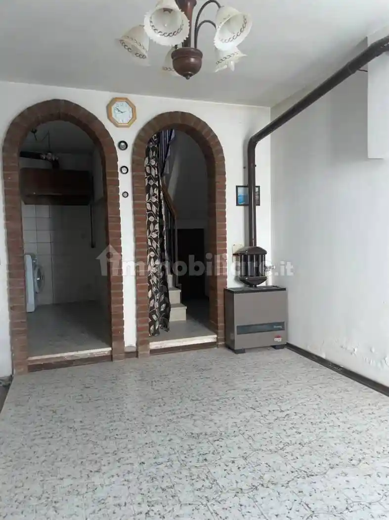Casa indipendente in vendita a Ziano Piacentino