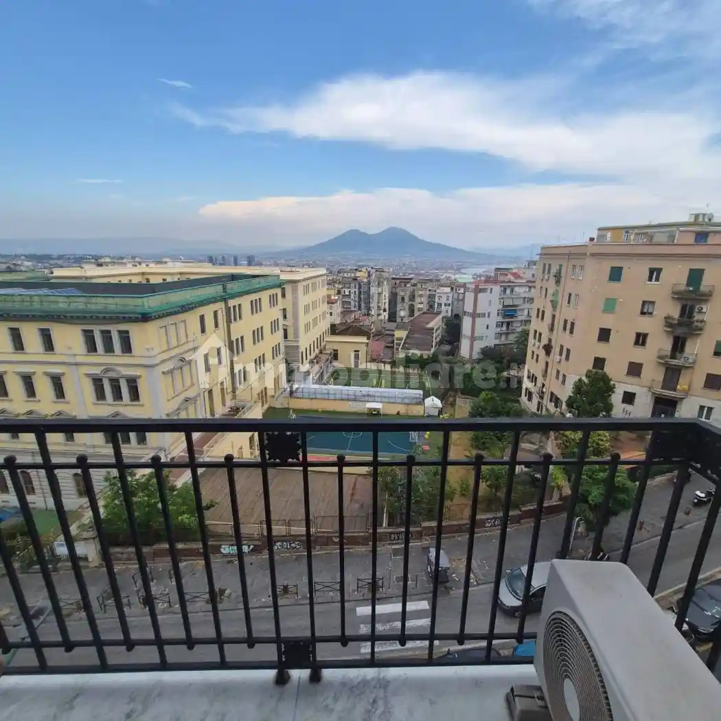 Appartamento in vendita a Napoli
