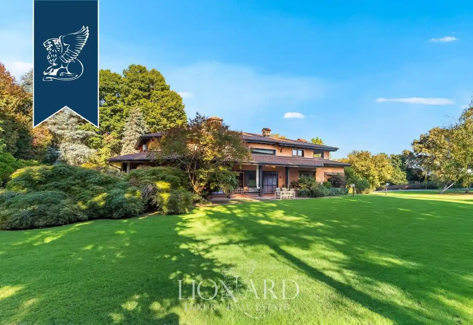 Villa in vendita a Dormelletto