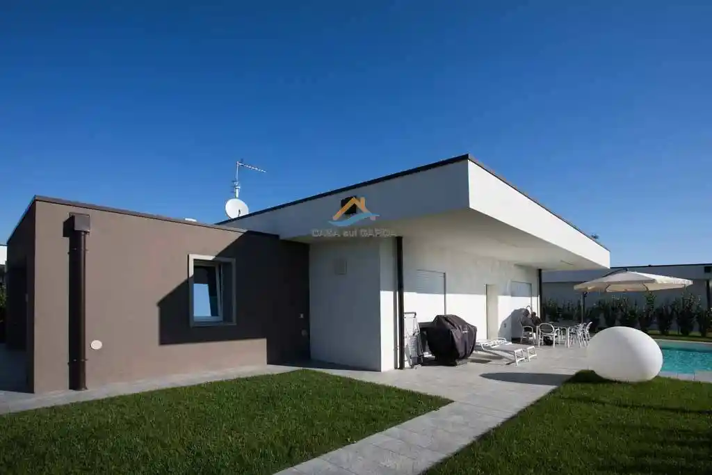 Villa in vendita a Lazise