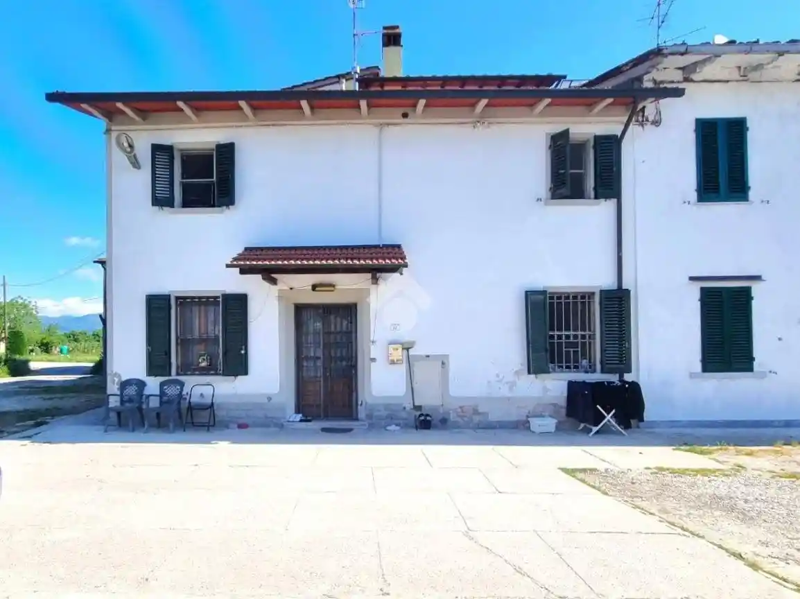 Casa indipendente in vendita a Pistoia