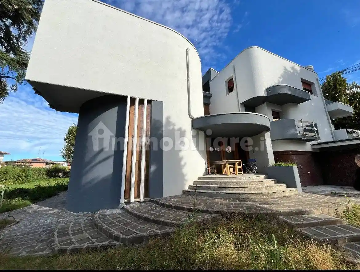 Villa in vendita a Novi di Modena