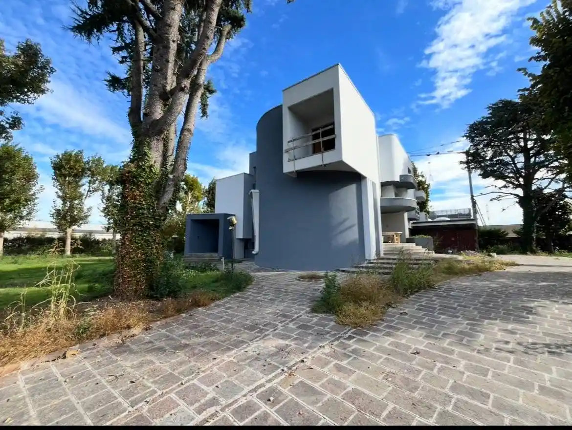 Villa in vendita a Novi di Modena