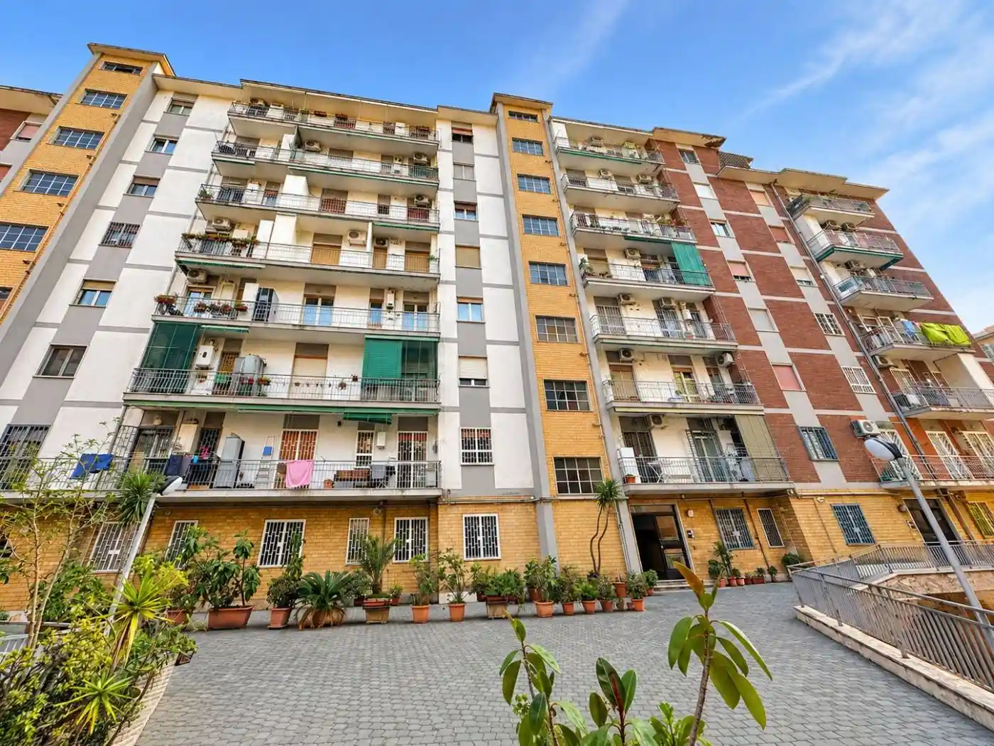 Appartamento in vendita a Napoli