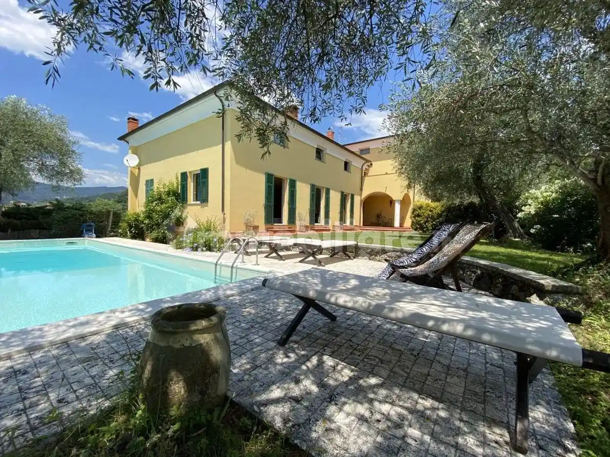 Villa in vendita a Bolano