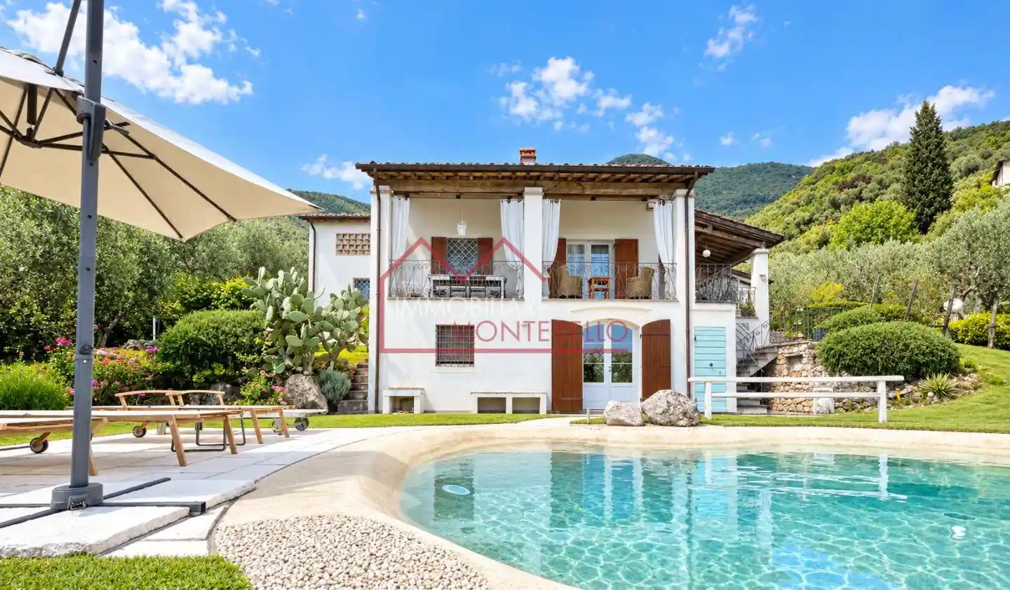 Rustico - Casale in vendita a Camaiore