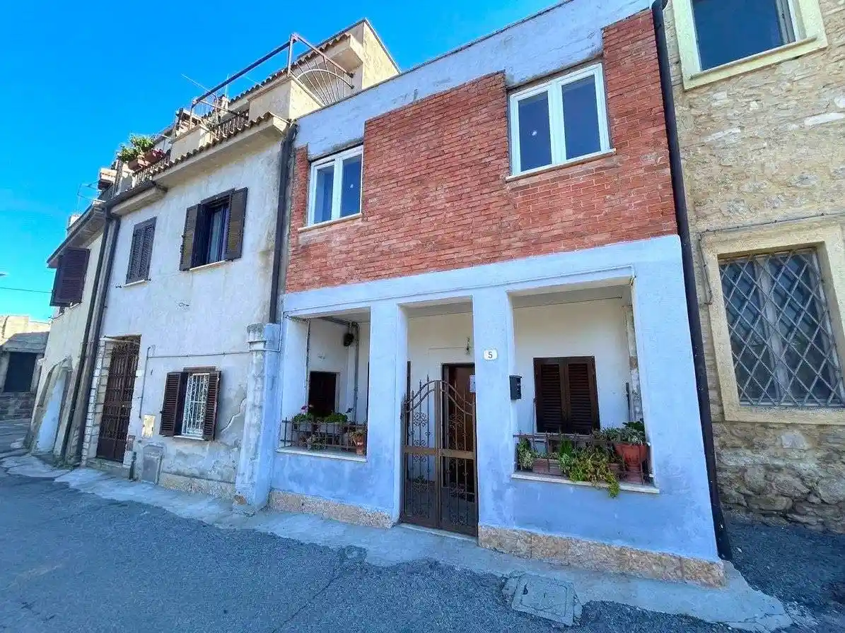 Appartamento in vendita a Fara in Sabina