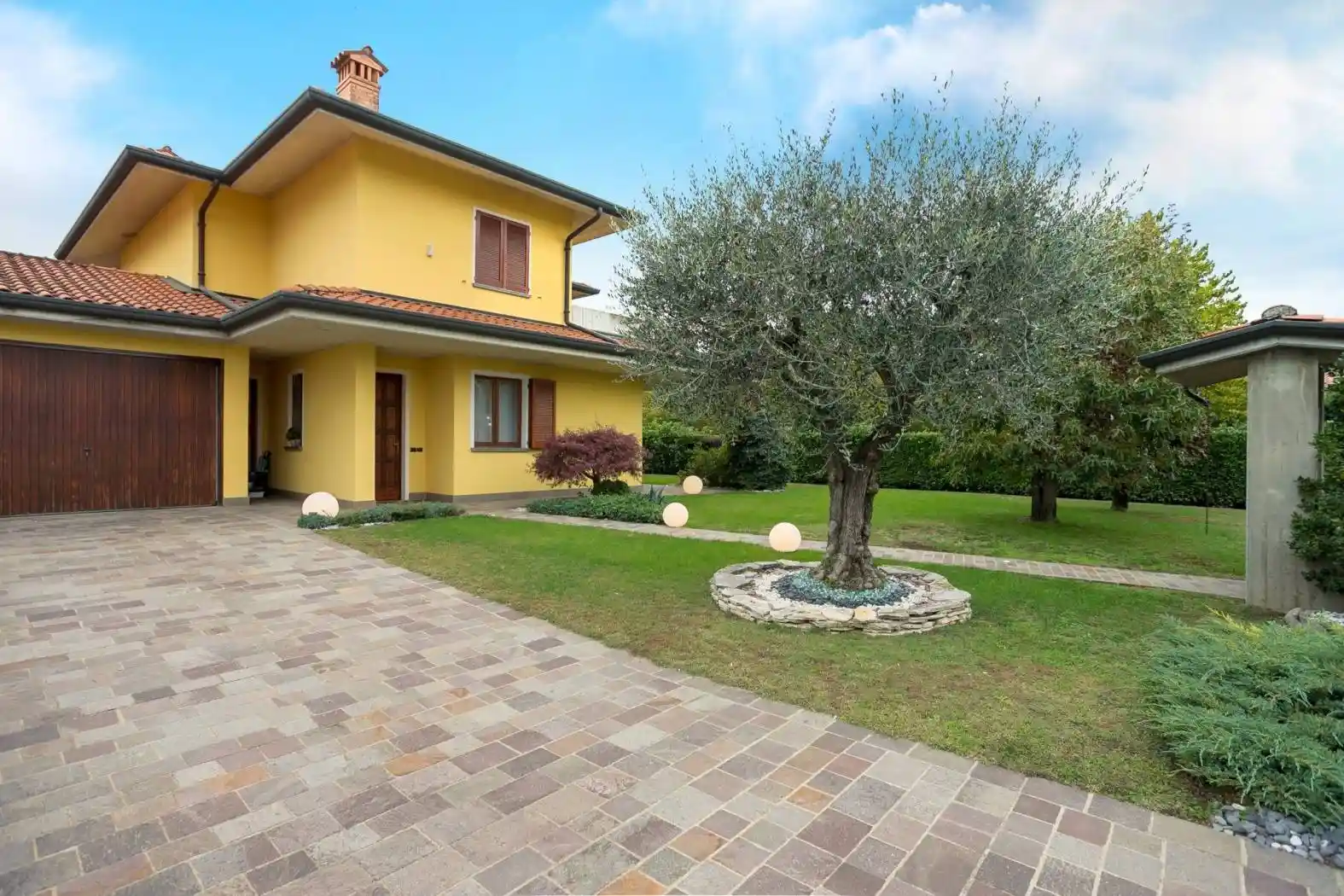 Villa in vendita a Calcinate
