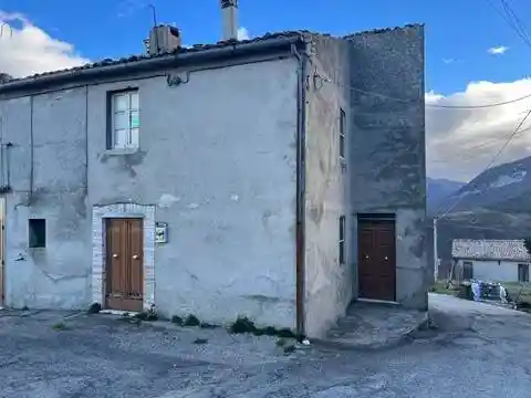 Villa in vendita a Pescosansonesco