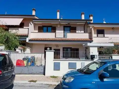 Villa in vendita a Rosciano