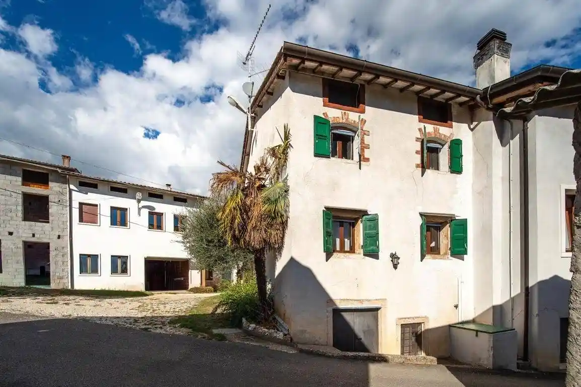 Rustico - Casale in vendita a San Giovanni Ilarione