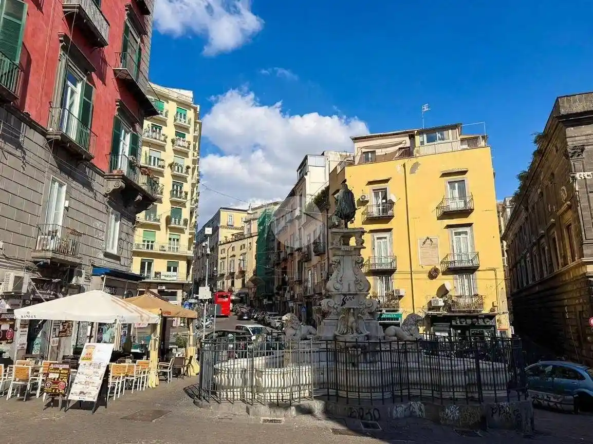 Appartamento in vendita a Napoli