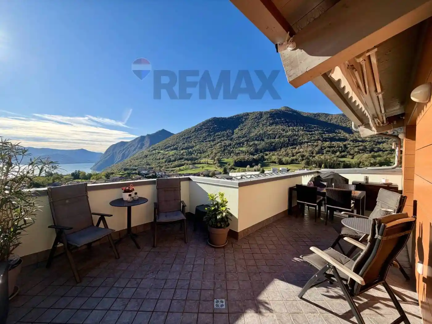 Appartamento in vendita a Solto Collina