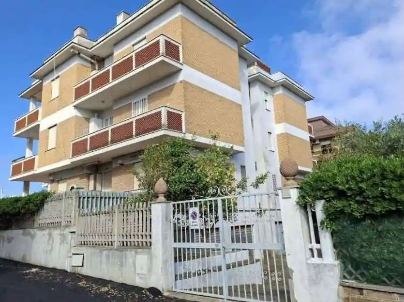 Appartamento in vendita a Pomezia