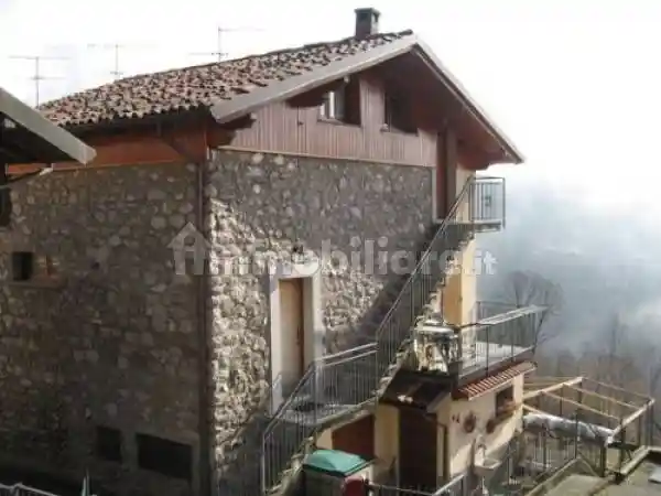 Appartamento in vendita a Algua