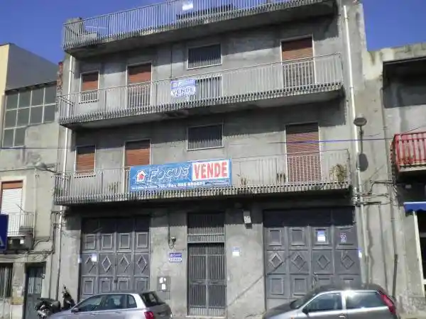Palazzo - Edificio in vendita a Paternò