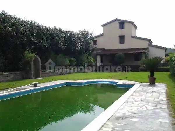 Palazzo - Edificio in vendita a Formicola