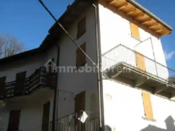 Casa indipendente in vendita a Ballabio