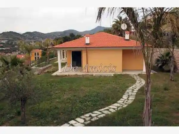 Villa in vendita a Bordighera