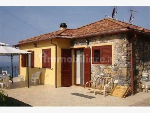 Villa in vendita a Cipressa