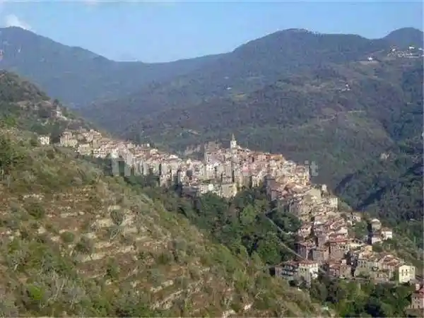Appartamento in vendita a Apricale