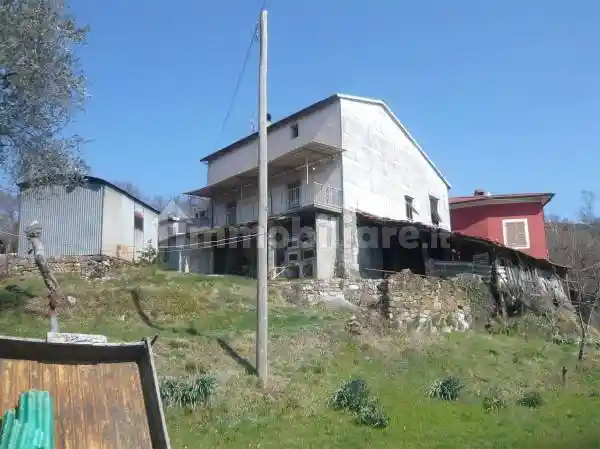 Casa indipendente in vendita a Pontremoli