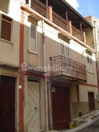 Casa indipendente in vendita a Campofiorito