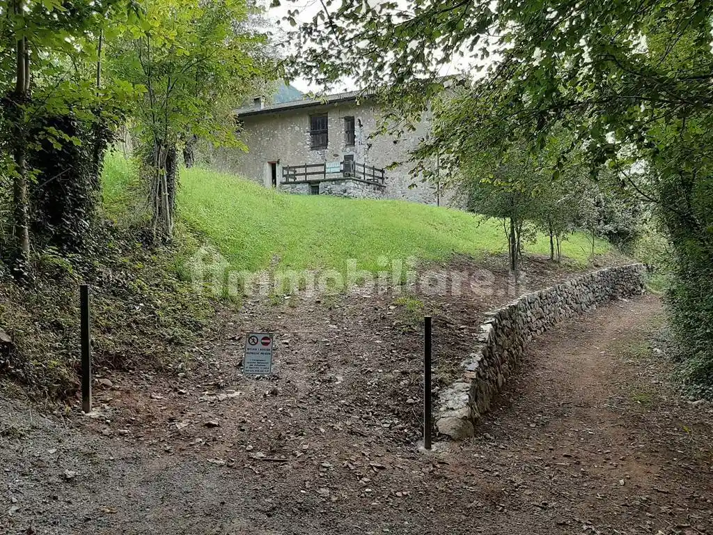 Rustico - Casale in vendita a Piazza Brembana
