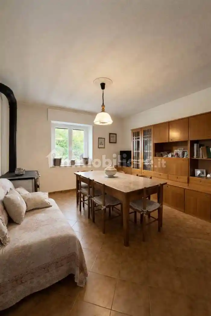 Casa indipendente in affitto a Vernasca