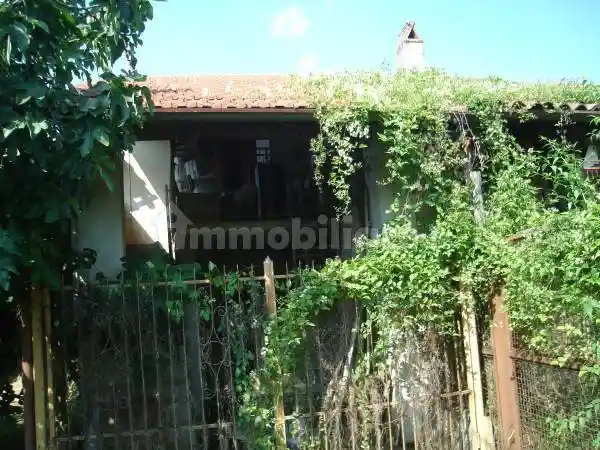 Rustico - Casale in vendita a Front