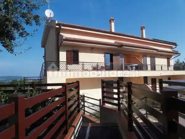 Villa in vendita a Sarteano