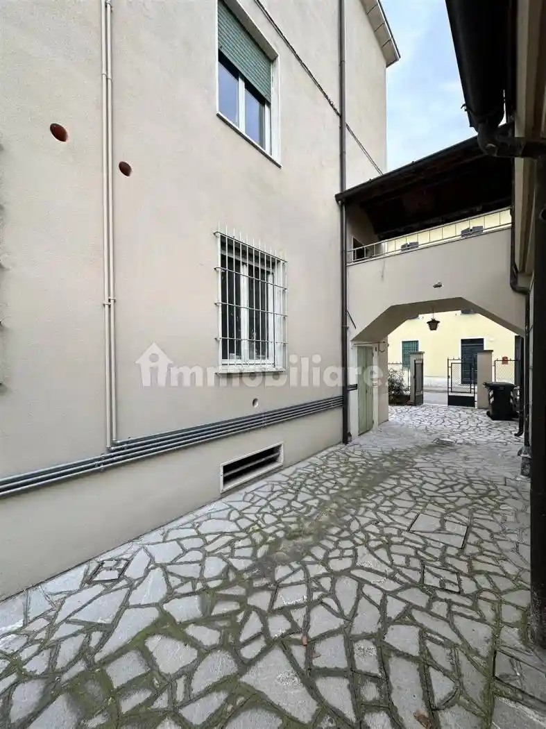 Palazzo - Edificio in vendita a Fiorenzuola d'Arda