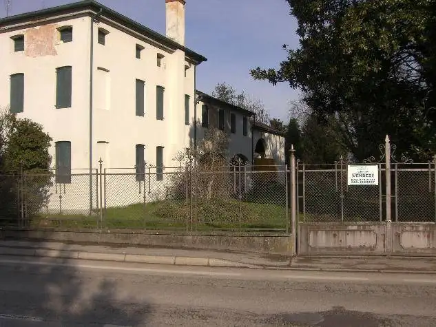 Terratetto unifamiliare 1074 m², da ristrutturare, Centro, Campo San Martino - foto 2