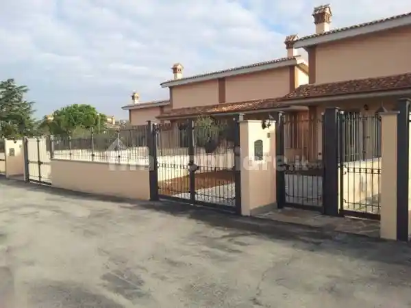 Villetta a schiera vicolo Anagnino 1, Morena, Roma - foto 2