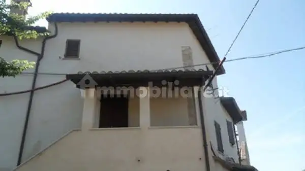 Casa indipendente in vendita a Spoleto