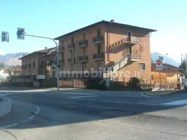 Palazzo - Edificio in vendita a Rovetta