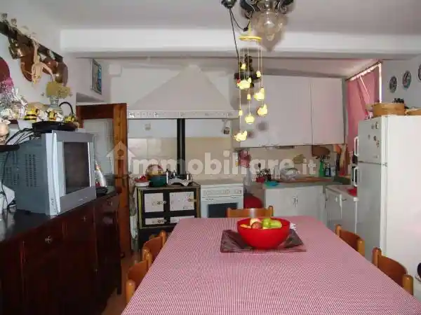Casa indipendente in vendita a Beverino