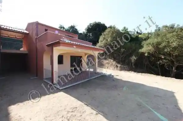 Villetta a schiera in vendita a Santa Teresa Gallura