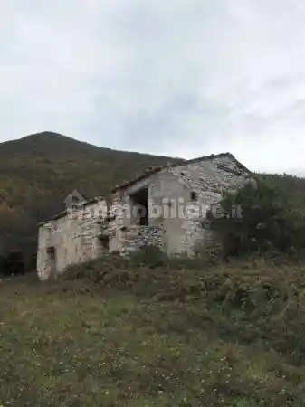Rustico - Casale in vendita a San Severino Marche