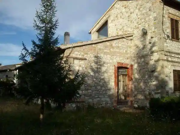 Rustico - Casale in vendita a Camerino