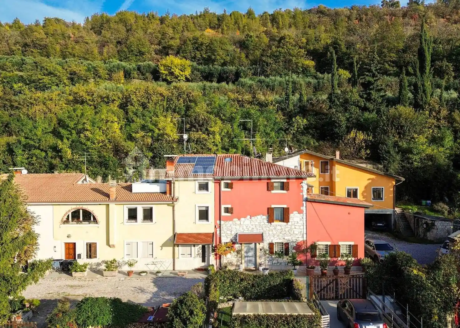 Rustico - Casale in vendita a Verona