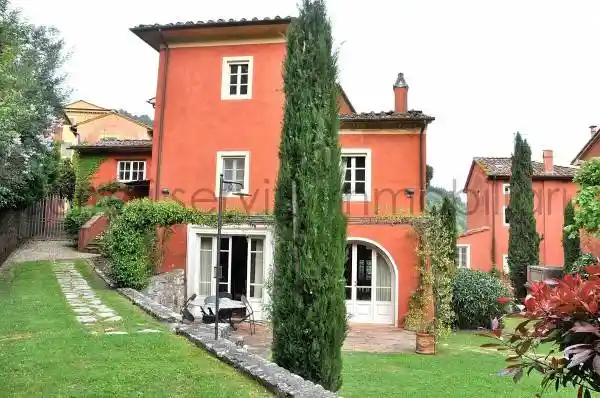 Villa in vendita a Camaiore