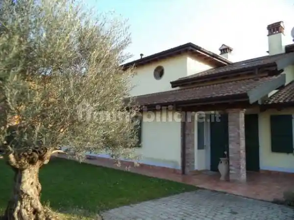 Villa in vendita a Modena
