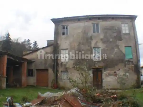 Rustico - Casale in vendita a Lucca