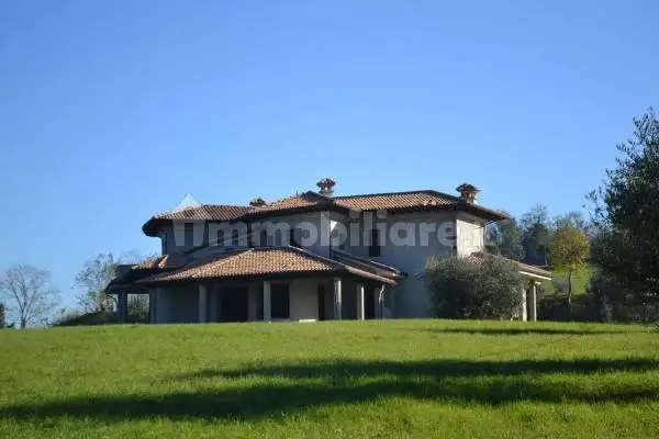 Villa in vendita a Cesena